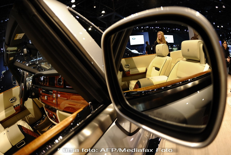 Salonul Auto de la Shanghai: clientii s-au inghesuit la limuzine de 1 mil €