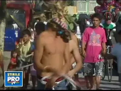 VIDEO SOCANT. Crucificari si autoflagelari in Filipine, in numele credintei
