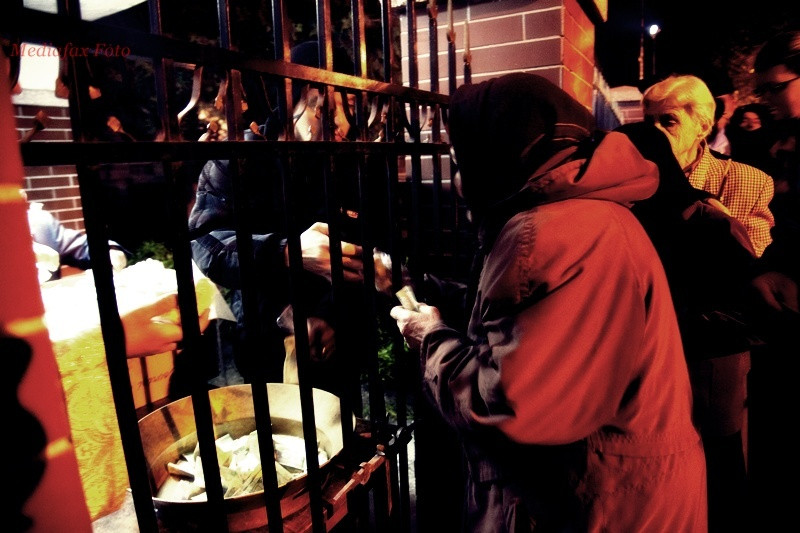 Noaptea Invierii in imagini. GALERIE FOTO de la ortodocsi si catolici