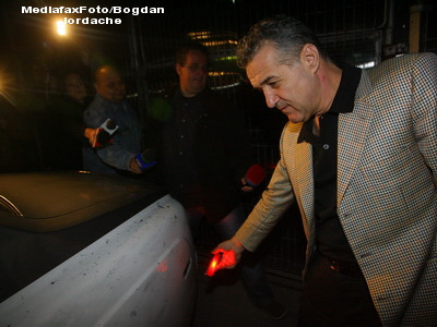 Cu ce i-au lovit procurorii pe suporterii care au sifonat masina lui Becali