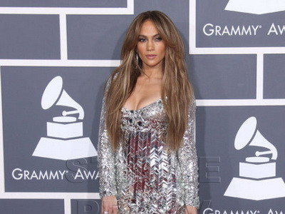 De la "Jenny from the Block" la femeia fatala. J.Lo, la 42 de ani