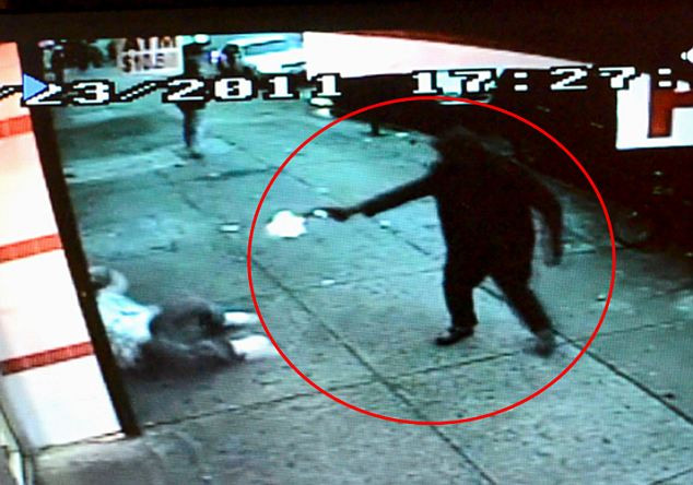 Executie in stil mafiot, in New York, surprinsa de camerele video