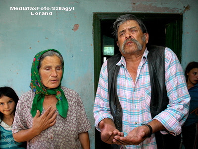 Tiganii care au ocupat biserica San Paolo au primit cadouri de la Papa