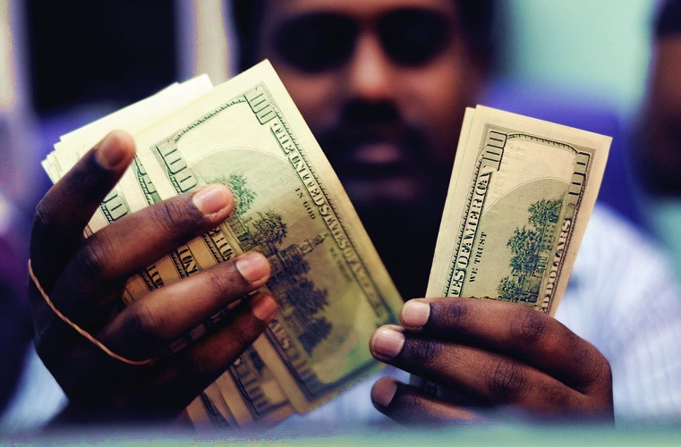 Cat ne-a costat criza? Bancile au pompat 5 trilioane de dolari pe piata