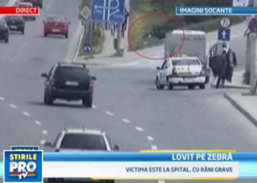 IMAGINI SOCANTE. Batran spulberat pe trecerea de pietoni de un sofer grabit