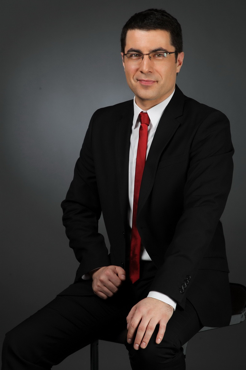 Andreea Esca si Cristian Leonte prezinta editia dedicata nuntii regale