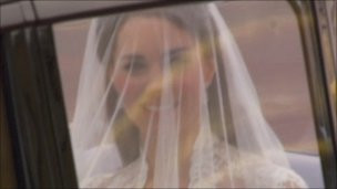 Ducesa Kate, cosmetizata in Photoshop. O revista recunoasate oficial ca a recurs la ajustari. FOTO