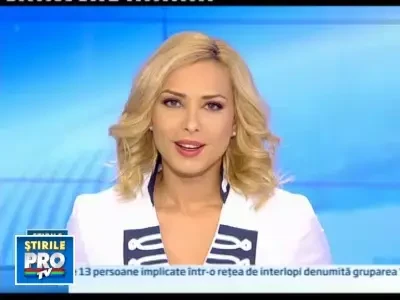 Moda la nunta regala: palarii extravagante, rochii colorate, rochia miresei