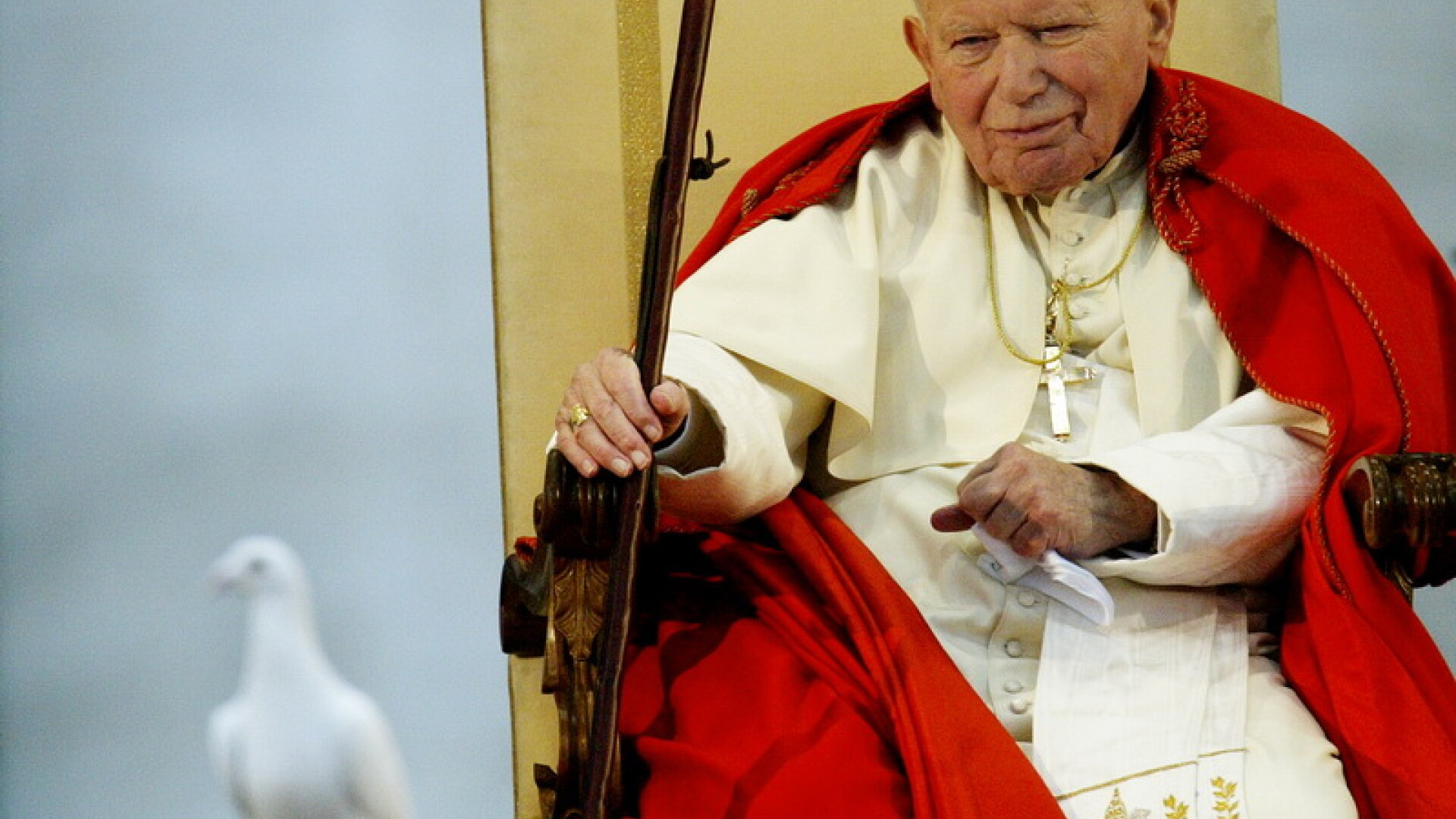 Vaticanul urmeaza sa anunte un "miracol care va uimi lumea", atribuit Papei Ioan Paul al II-lea