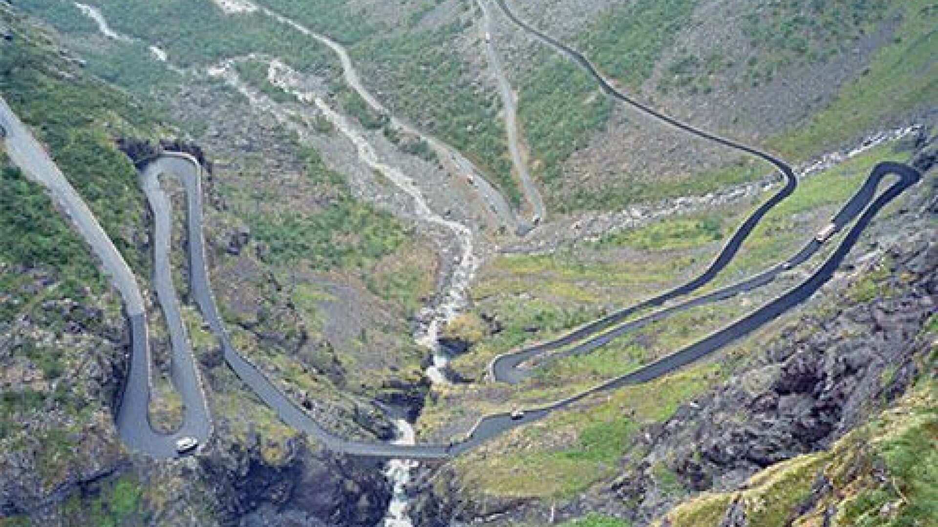 Cele mai spectaculoase sosele din lume. GALERIE FOTO