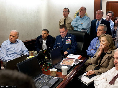 FOTOGRAFII INCREDIBILE. Obama a vazut in direct uciderea lui bin Laden
