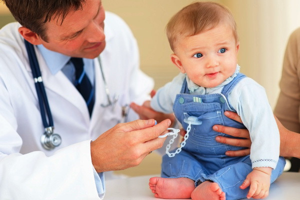 Doua analize esentiale pe care orice parinte trebuie sa le faca copiilor in primul an de viata. Recomandarile specialistilor