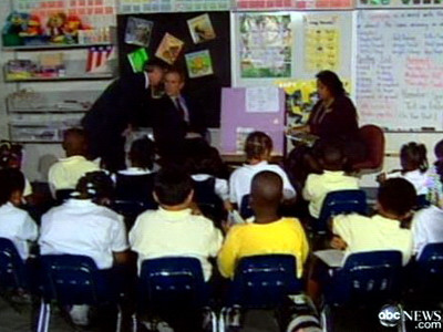 VIDEO cu reactia lui Bush cand a aflat de atacurile teroriste din 9/11