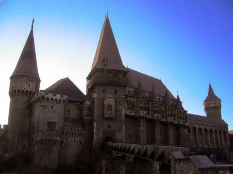 Castele romanesti de vanzare. Cat costa si unde se gasesc