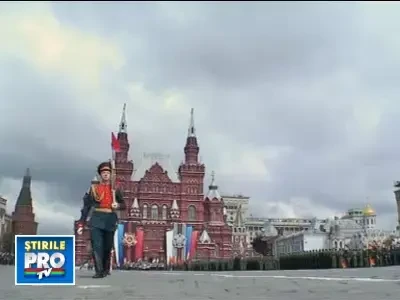 Parada militara. Rusii sarbatoresc 66 de ani de la infrangerea nazistilor