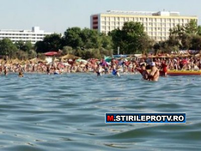 Soarele, scump la vedere pe litoral. Turistii s-au bronzat in reprize