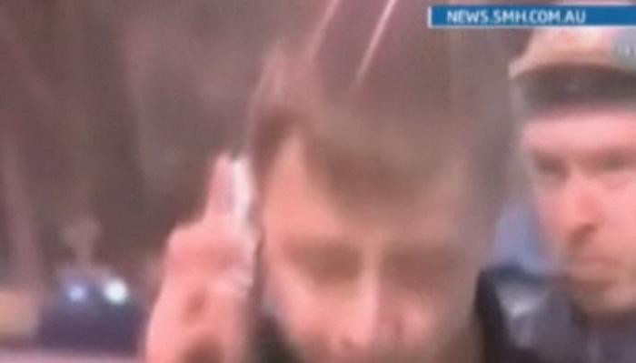 FAZA ZILEI. Beat crita, a incercat sa sune de la pachetul de tigari. VIDEO