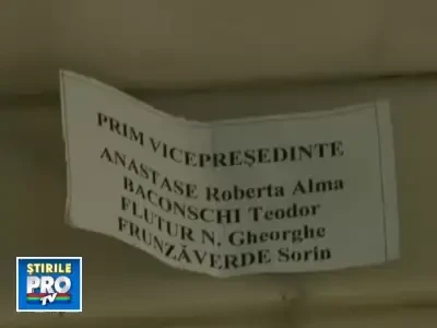 Cum s-a votat la PDL. Delegatii au primit liste cu numele agreate de sefi