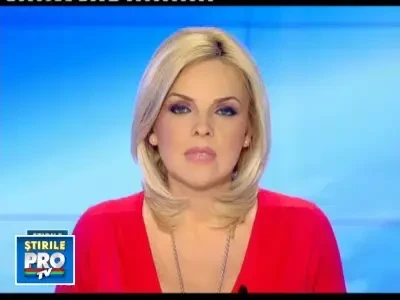 Iesit din minti. Si-a incendiat casa si s-a batut cu pompierii