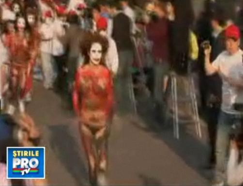 VIDEO. Prostituate din Coreea, in strada. Au vrut sa isi dea foc