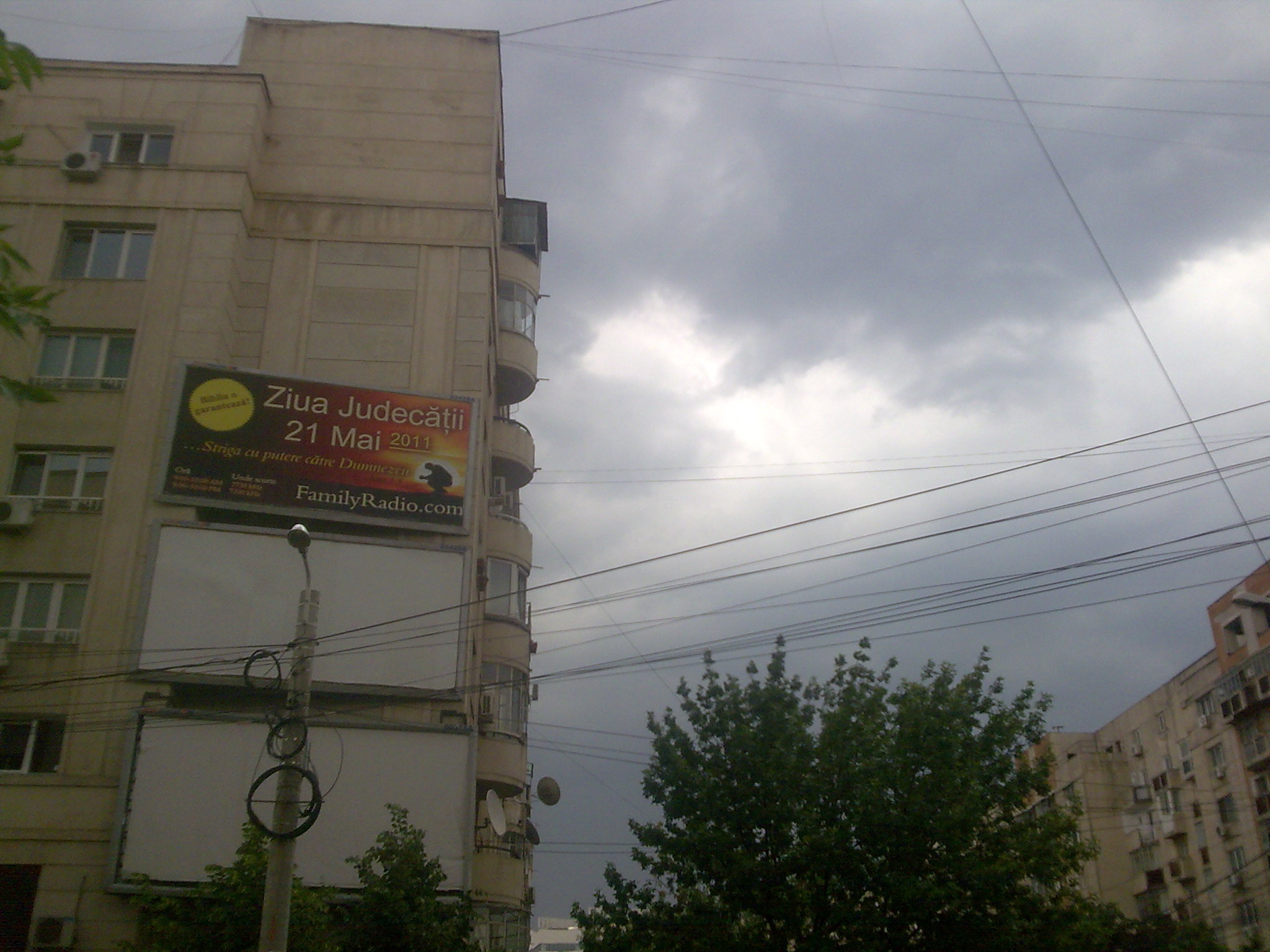 Tu cum ti-ai petrecut "sfarsitul lumii"? Trimite imagini pe stirileprotv.ro