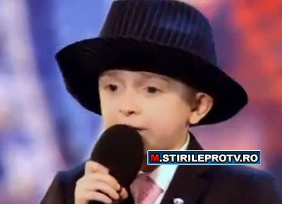 Senzational. Pustiul de 7 ani care canta exact ca Frank Sinatra. VIDEO