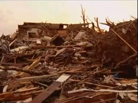 Ei sunt singurii supravietuitori ai tornadei din Missouri care a omorat 116 oameni