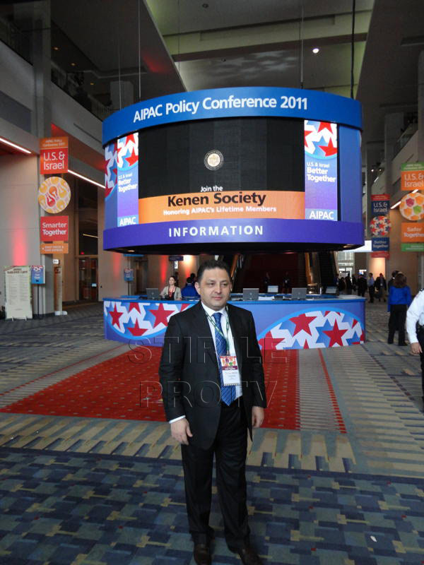 Vanghelie si-a facut poza cu Obama. Numai buna de Facebook