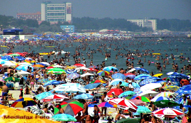 Cum atrag patronii teraselor de pe litoral clientii