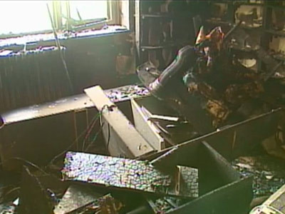 Bloc cutremurat de explozie la Slobozia. Un barbat a fost aruncat pe geam de la etajul 2