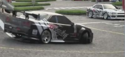 Proteste la Bistrita. 40 de soferi s-au intrecut in drifturi pe terenul de sport a unei scoli