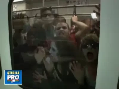 VIDEO: Americanii au tremurat de frica - invazie de zombie in metrou