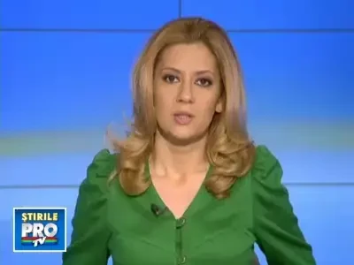 Un tanar a fost proiectat de o masina intr-un autobuz. Culmea, a scapat cu viata