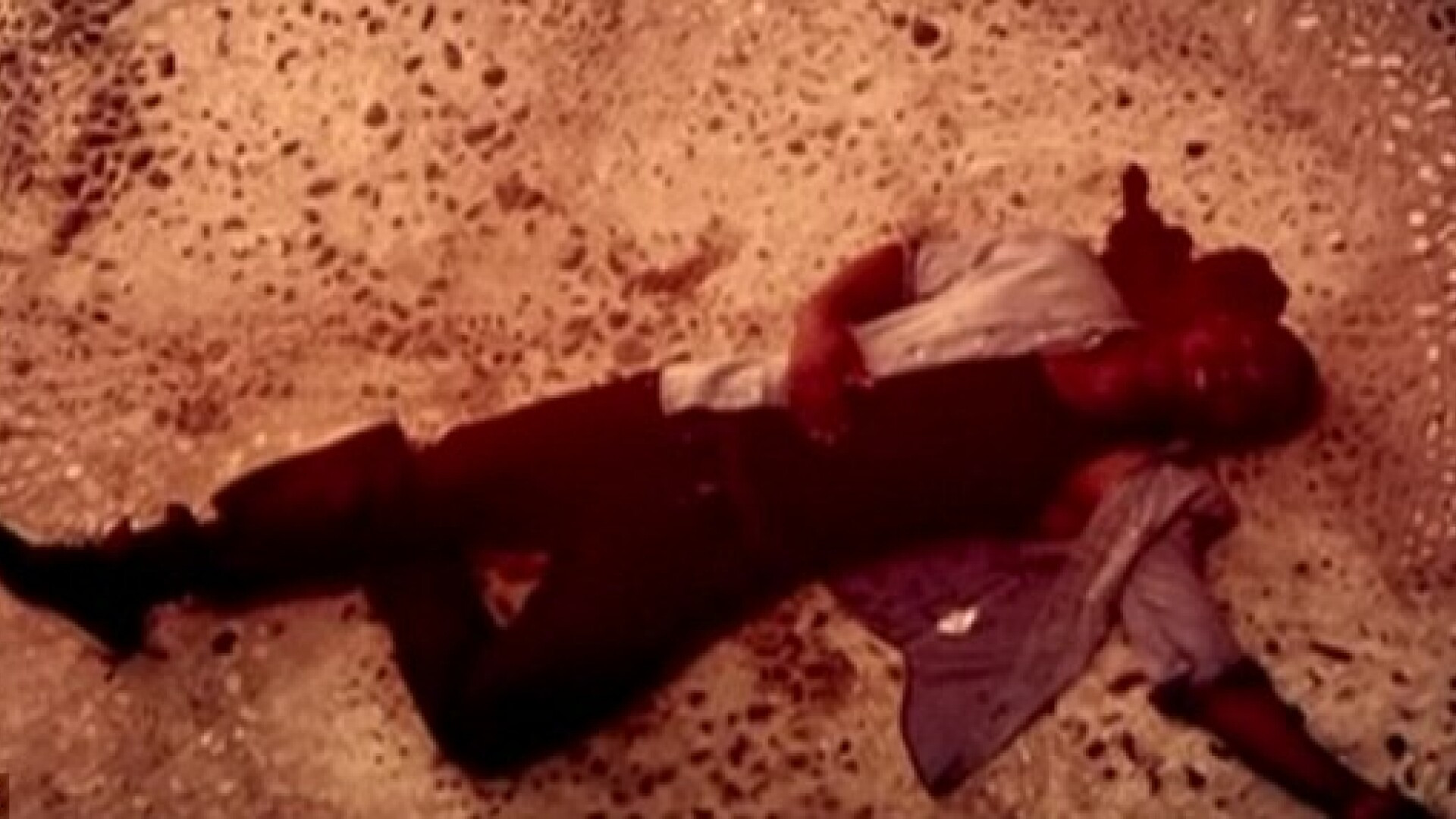 Rihanna socheza fanii. A impuscat un barbat in spate. VIDEO