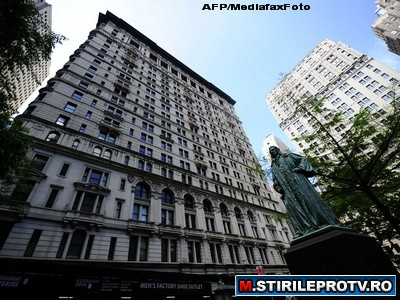 Modelul DSK: Doua hoteluri din New York introduc butoane de panica pentru cameriste