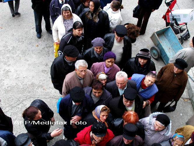 1,2 milioane de bugetari si peste 2 mil. de pensionari isi vor recupera o parte din bani in iunie