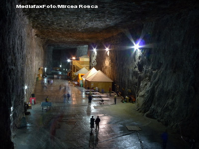 Aproximativ 50 de copii au ramas blocati in Salina Slanic Prahova, dupa ce liftul s-a stricat