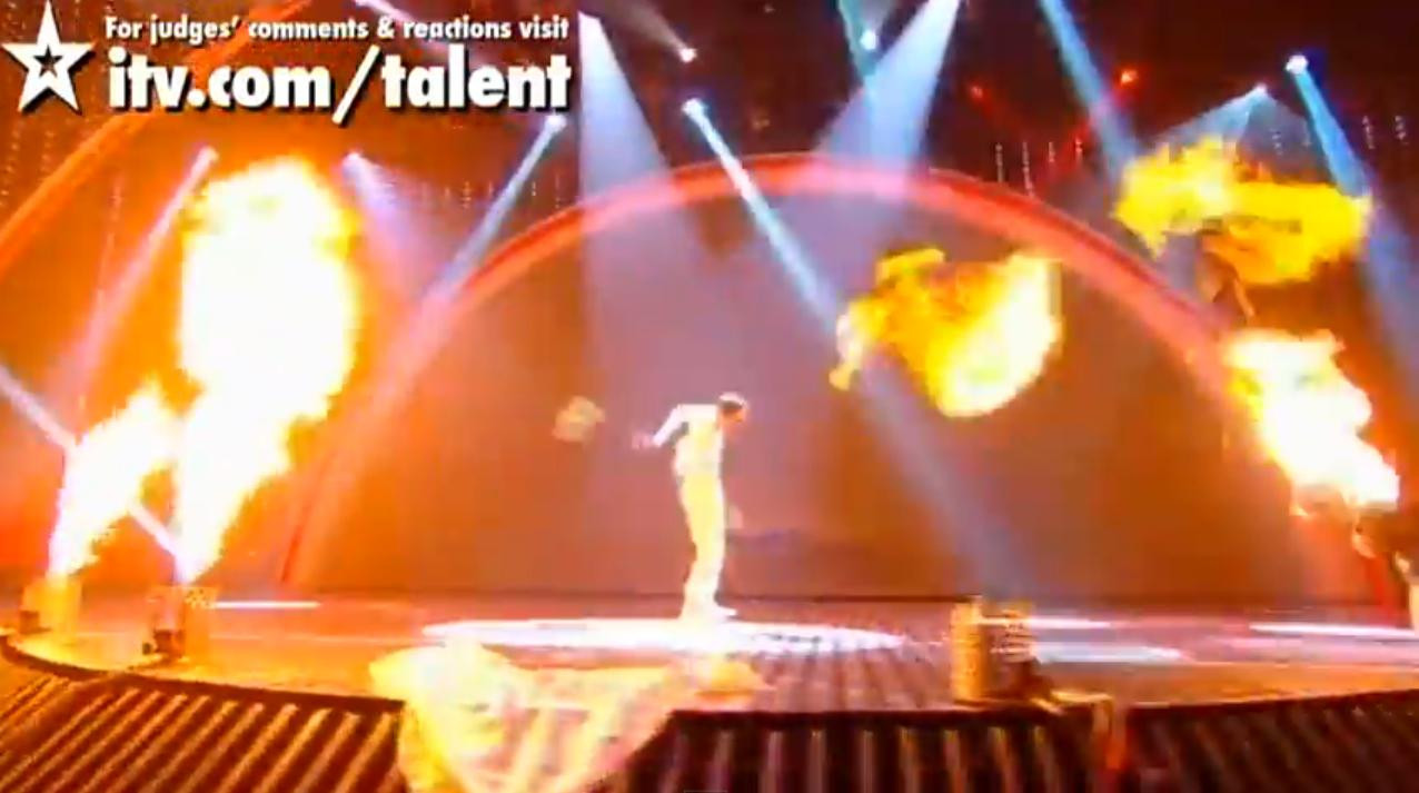VIDEO: Spectacol cu flacari - Razy Gogonea a lasat juriul cu gura cascata in finala Got Talent