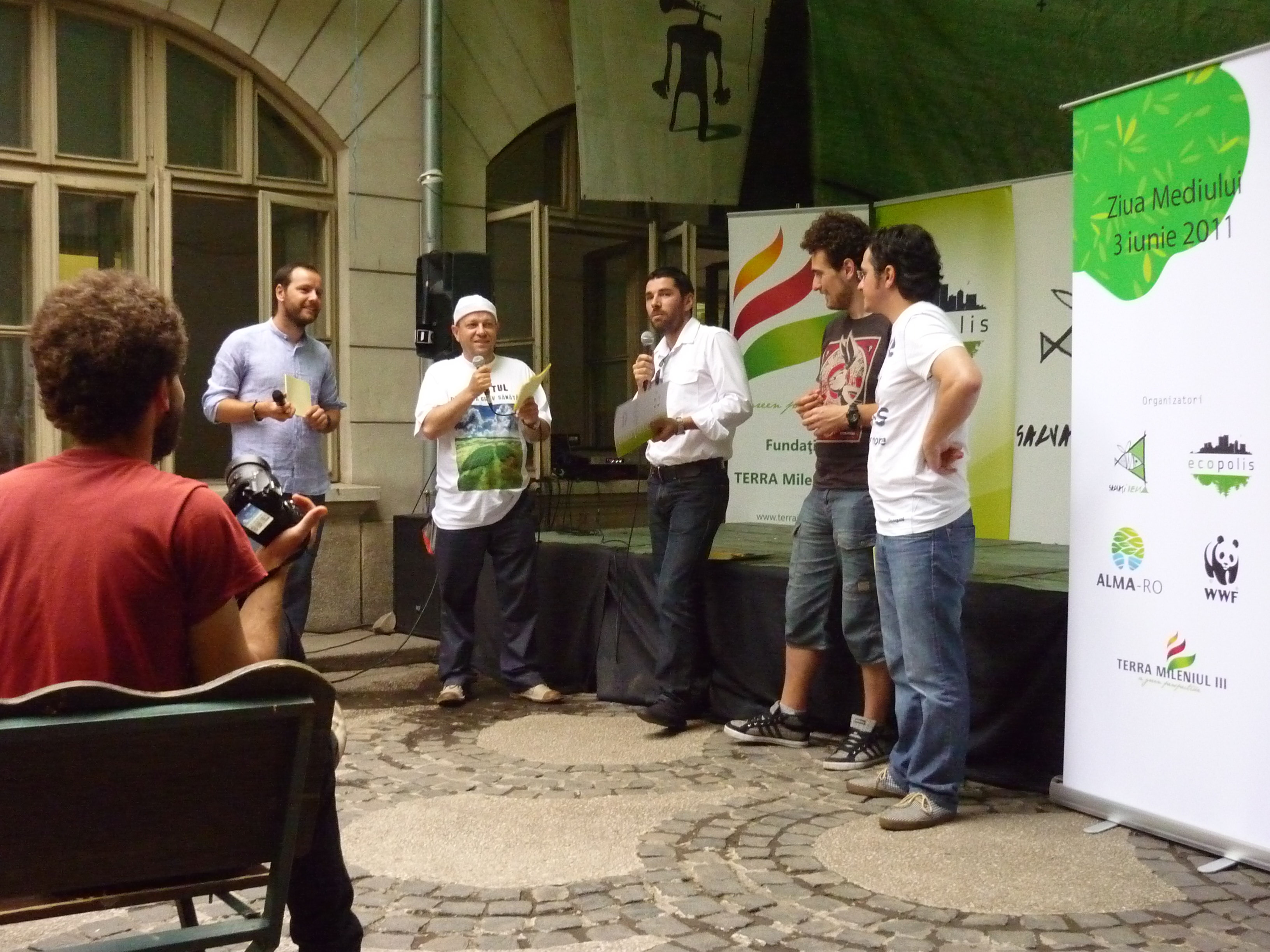 Alex Dima,corespondentul Stirilor Pro Tv,premiat pentru ancheta"Romania, te iubesc"despre desfrisari