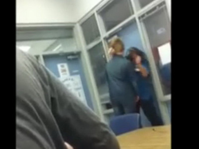 Incredibila patanie a unui elev tupeist din SUA. Vezi ce pateste de la profesoara prinsa la colt