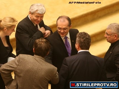 Boc s-a vazut duminica seara cu Basescu. Parlamentarii PDL au fost convocati azi de premier