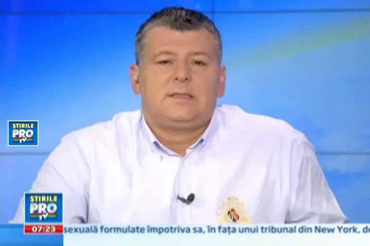 Ghinion curat pentru 4 hoti de masini. Au fost urmariti de politie si 2 au ajuns in catuse