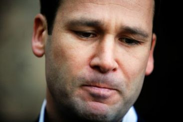 Si bogatii "plang" cateodata. ANAF vinde un teren al lui Becali si 58 de apartamente ale lui Negoita