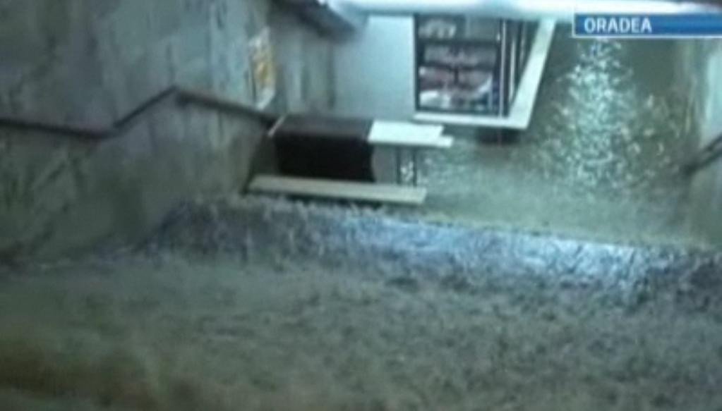 Cascade pe strazile din Romania. Urmeaza ploi violente in aproape toata Romania