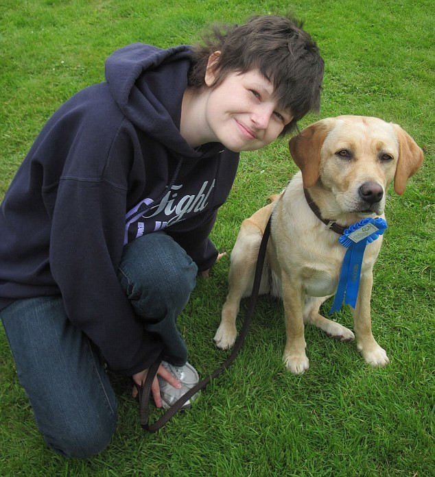 Johnny Depp si Kate Perry citesc posturile unei tinere pe TWITTER. Fata stie ca va muri in curand