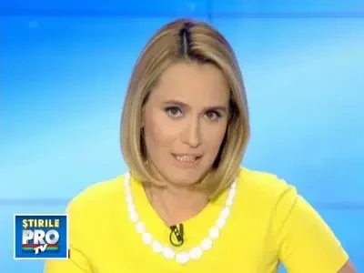 Fantezie alba in miez de vara. Fantana arteziana din Galati a facut spume