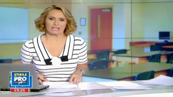 Botine de fite, coafura retro si machiaj senzational. Elevii de gimnaziu s-au despartit de copilarie