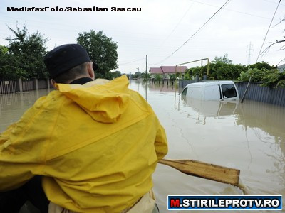 S-a dezlantuit potopul in mai multe judete. Ploile torentiale au facut prapad in centrul tarii