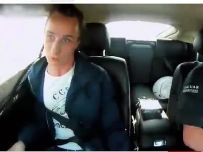 "Vreau sa ies afara!" Cel mai tare VIDEO de test-drive. Un rus a incercat un Jaguar XKR