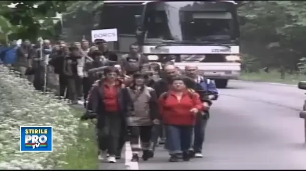 VIDEO. Mii de cataloci participa la Sumuleu, la cel mai mare pelerinaj de Rusalii din Europa de SE